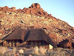 Twyfelfontein Country Lodge Etosha Exterior foto